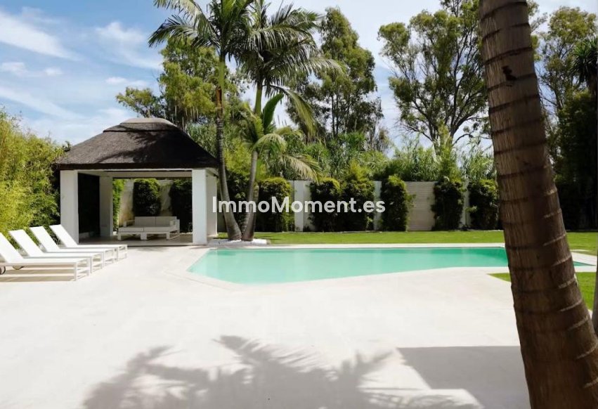 Alquiler a corto plazo - Villa independiente - Marbella - Guadalmina Baja