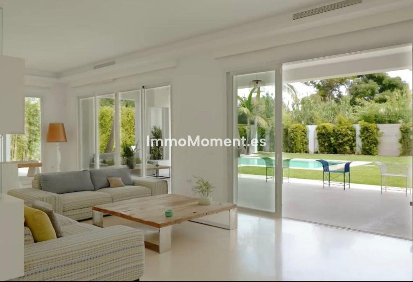 Alquiler a corto plazo - Villa independiente - Marbella - Guadalmina Baja