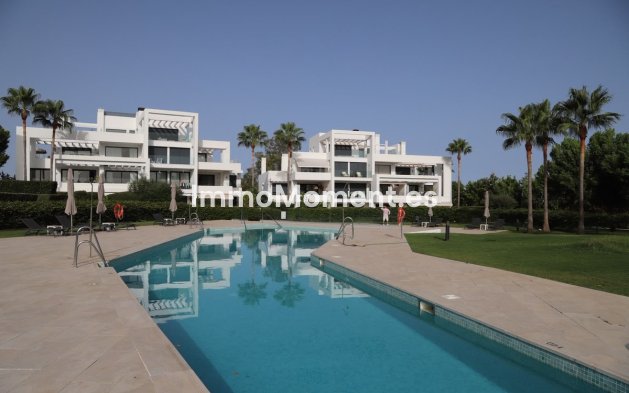 Apartamento - Reventa - Estepona  - Atalaya