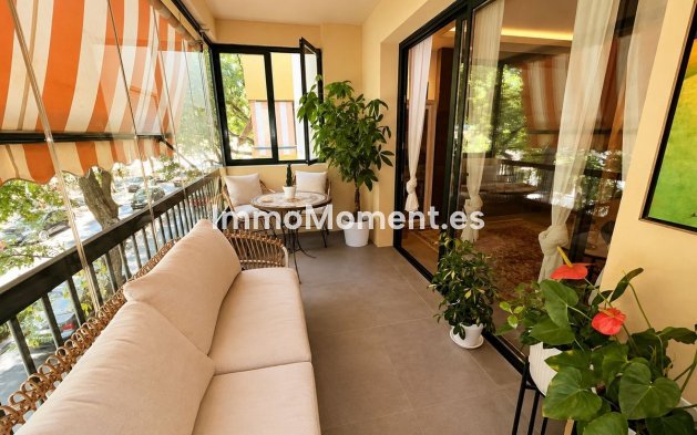 Apartamento - Reventa - Estepona  - Estepona Centro