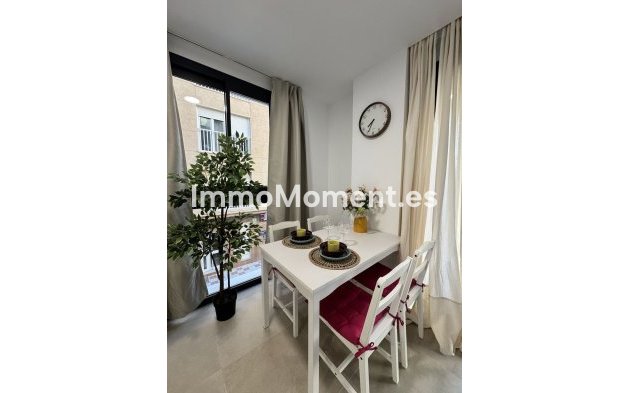 Apartamento - Reventa - Estepona  - Estepona Centro
