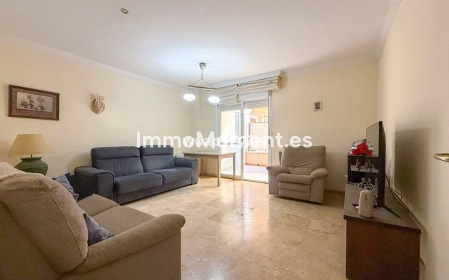 Apartamento - Reventa - Estepona  - Estepona Centro