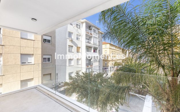 Apartamento - Reventa - Estepona  - Estepona Centro