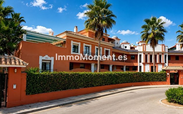 Apartamento - Reventa - Estepona  - Estepona Centro