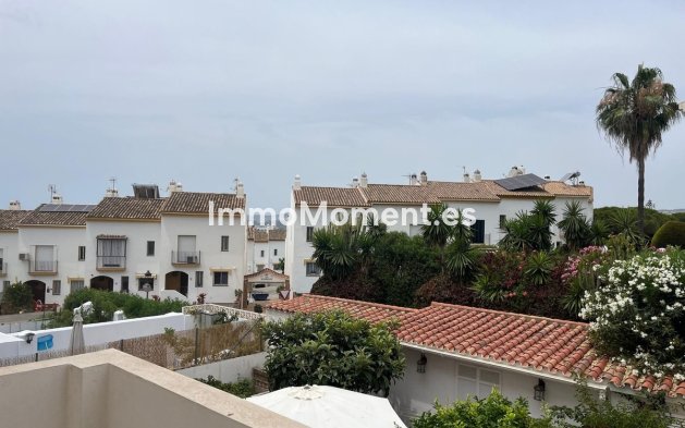 Apartamento - Reventa - Estepona  - Estepona Centro