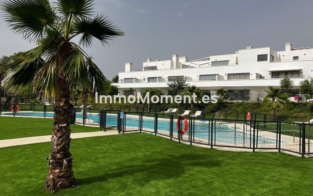 Apartamento - Reventa - Estepona  - Estepona Centro