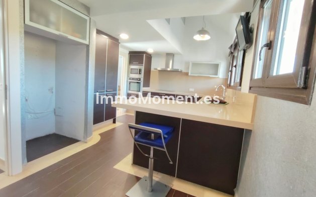 Apartment - Resale - Estepona - Estepona Centro