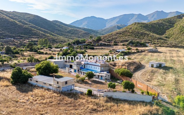 Apartment - Resale - Inland  - Ojén