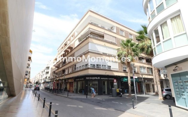 Apartment - Resale - Torrevieja - Torrevieja Centro