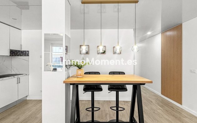 Apartment - Resale - Torrevieja - Torrevieja Centro