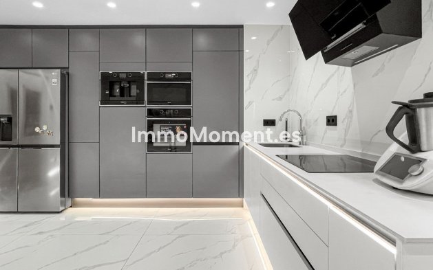 Apartment - Resale - Torrevieja - Torrevieja Centro