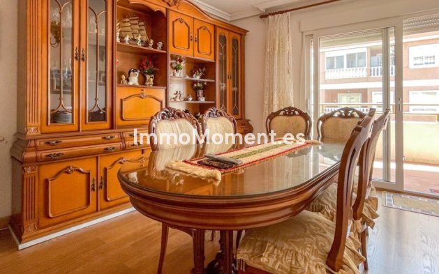 Apartment - Resale - Torrevieja - Torrevieja Centro