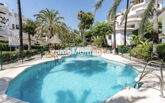 Apartment - Wiederverkauf - Marbella - Elviria