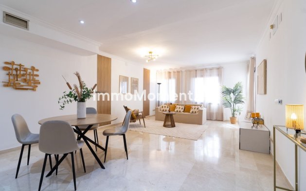 Apartment - Wiederverkauf - Marbella - Puerto Banús