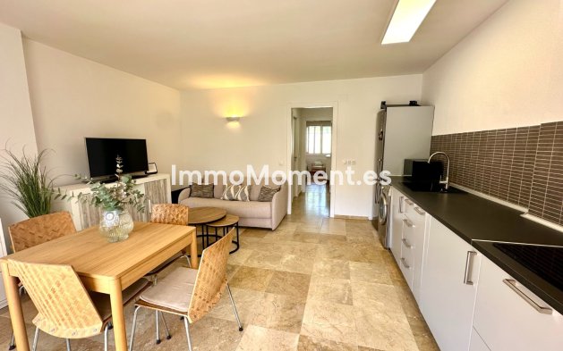 Appartement - Lange termijn verhuur - Estepona  - IMR200
