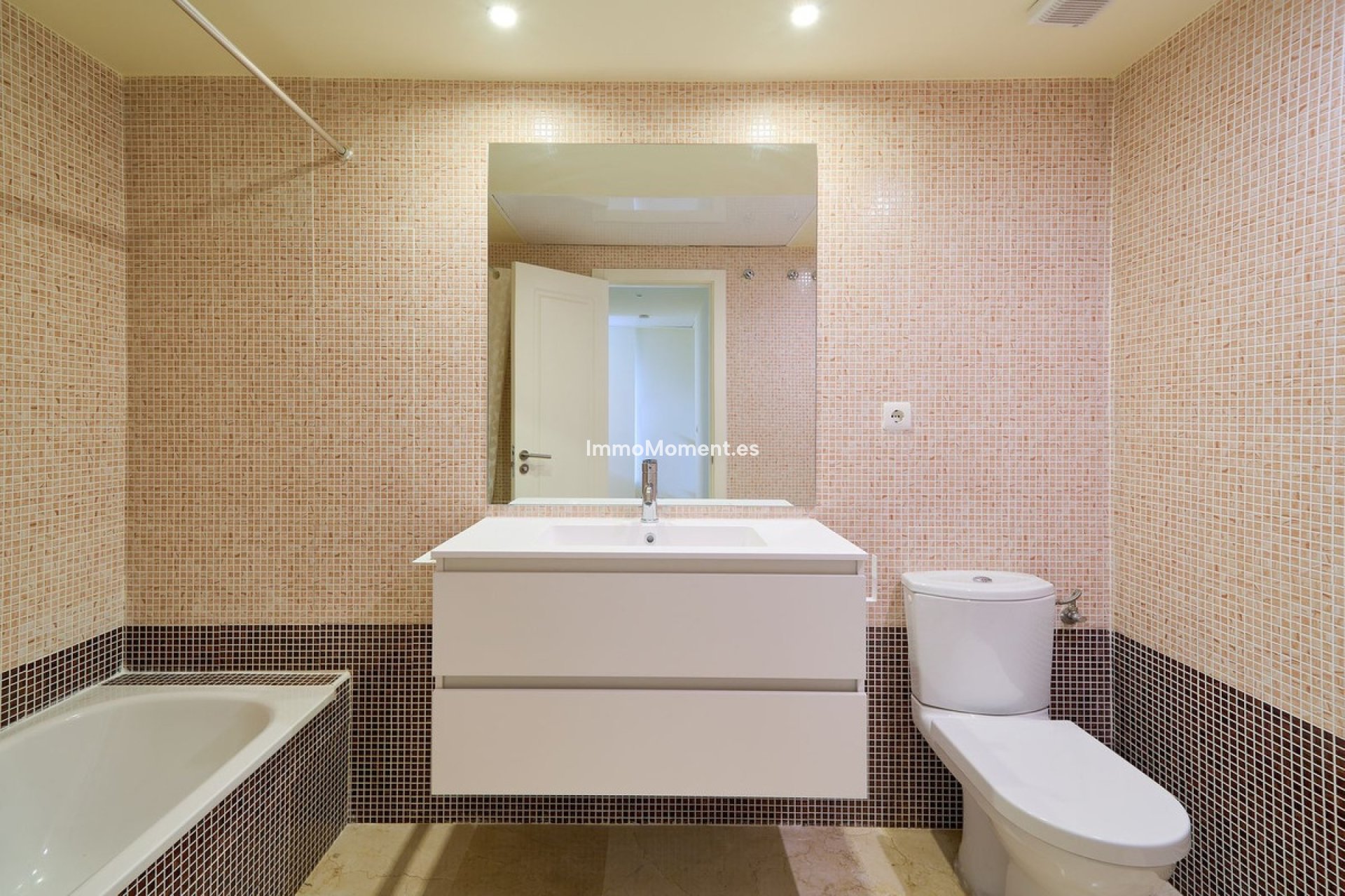 Bestaande woning - Appartement - Binnenland  - Istán