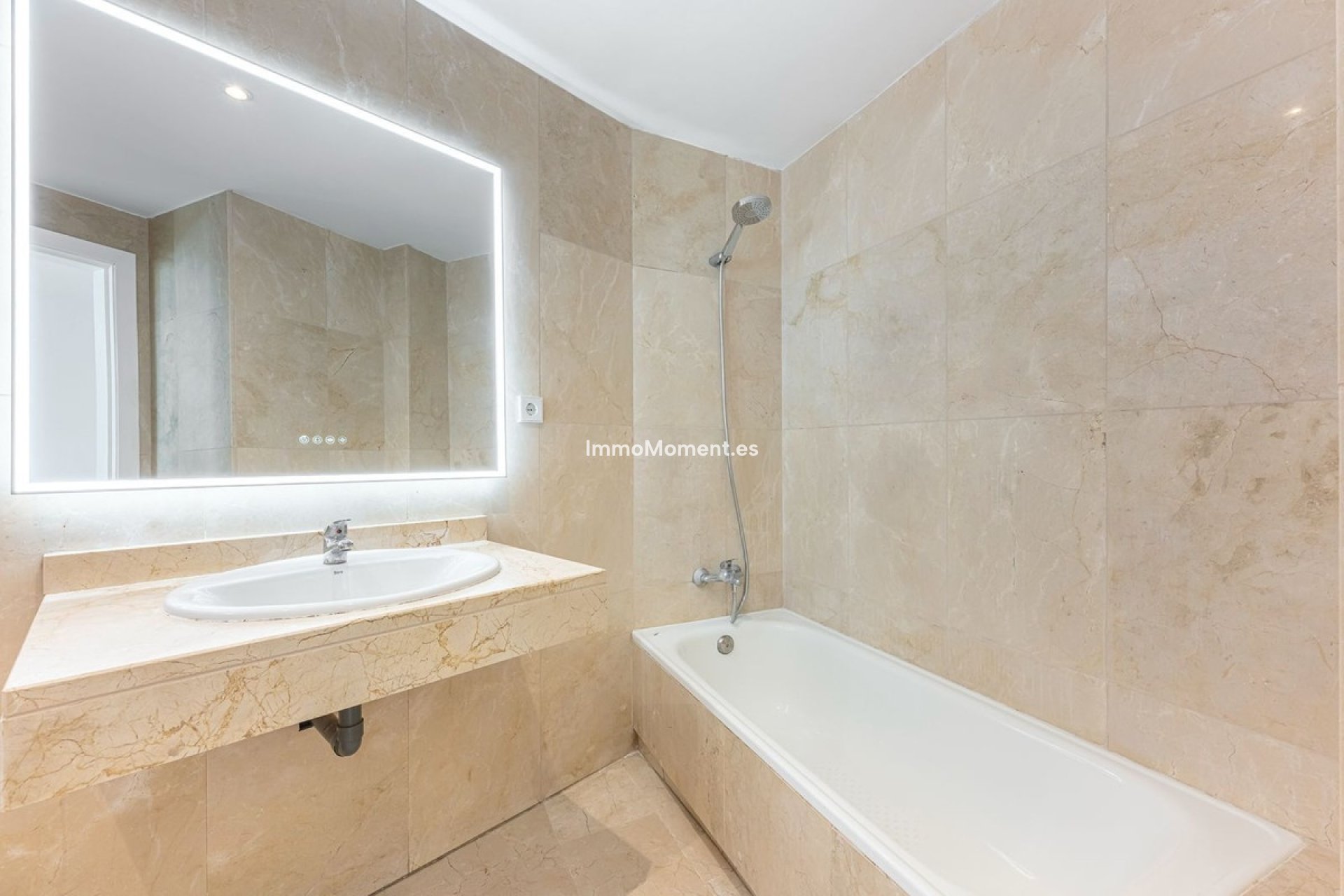 Bestaande woning - Appartement - Estepona  - Cancelada