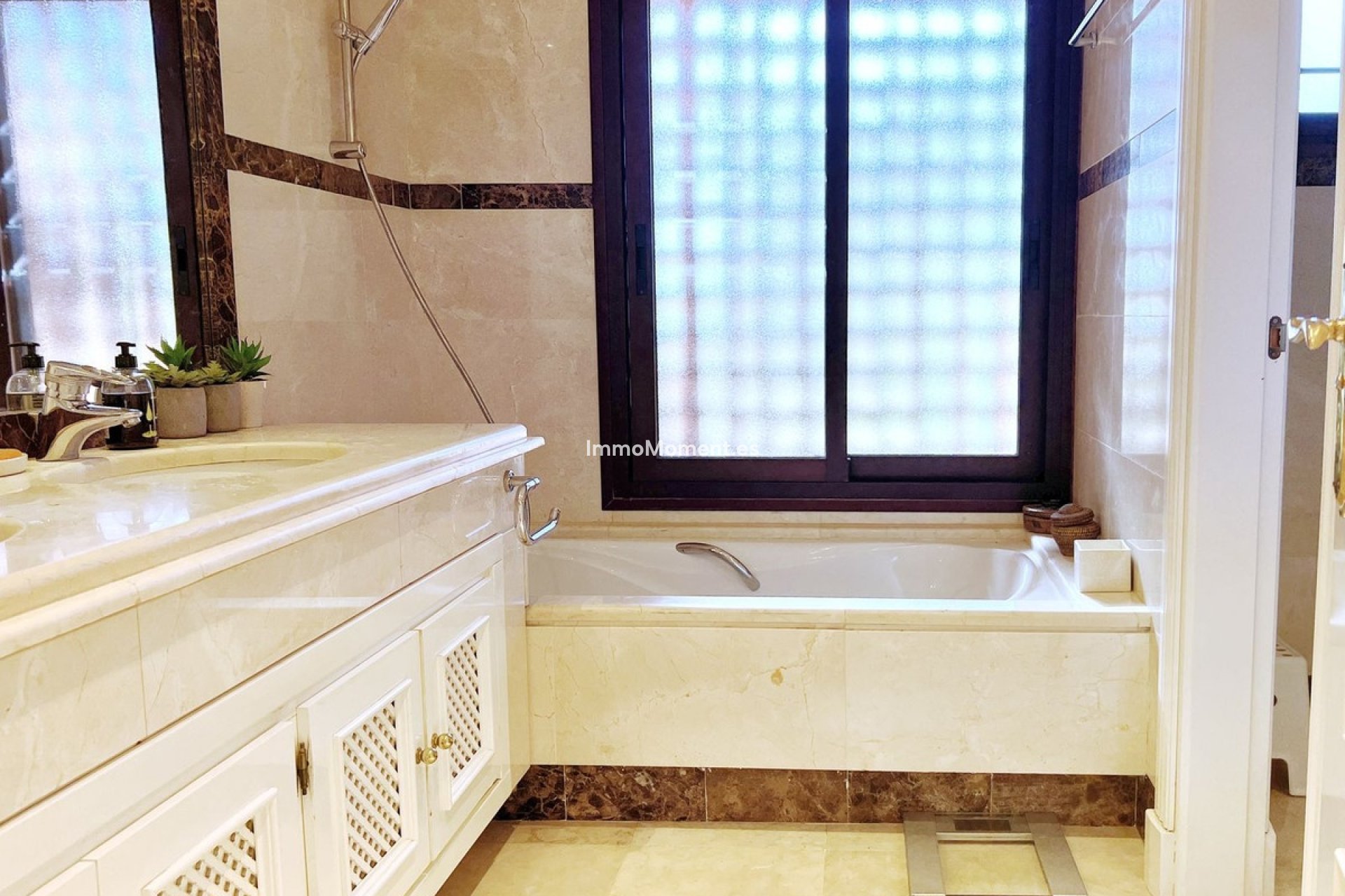 Bestaande woning - Appartement - Marbella - Nueva Andalucía