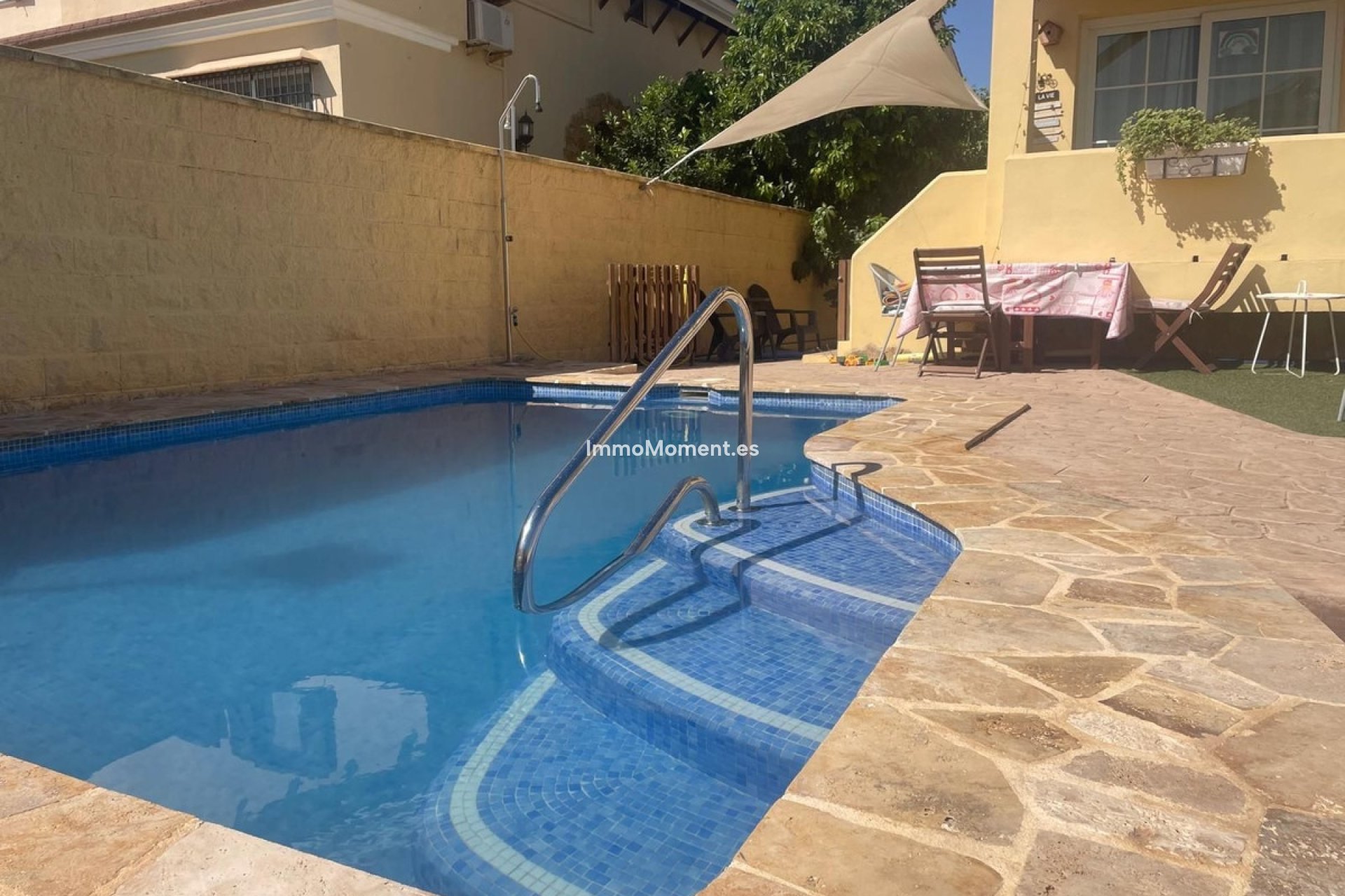 Bestaande woning - Geschakelde woning - Binnenland  - Alhaurín de la Torre