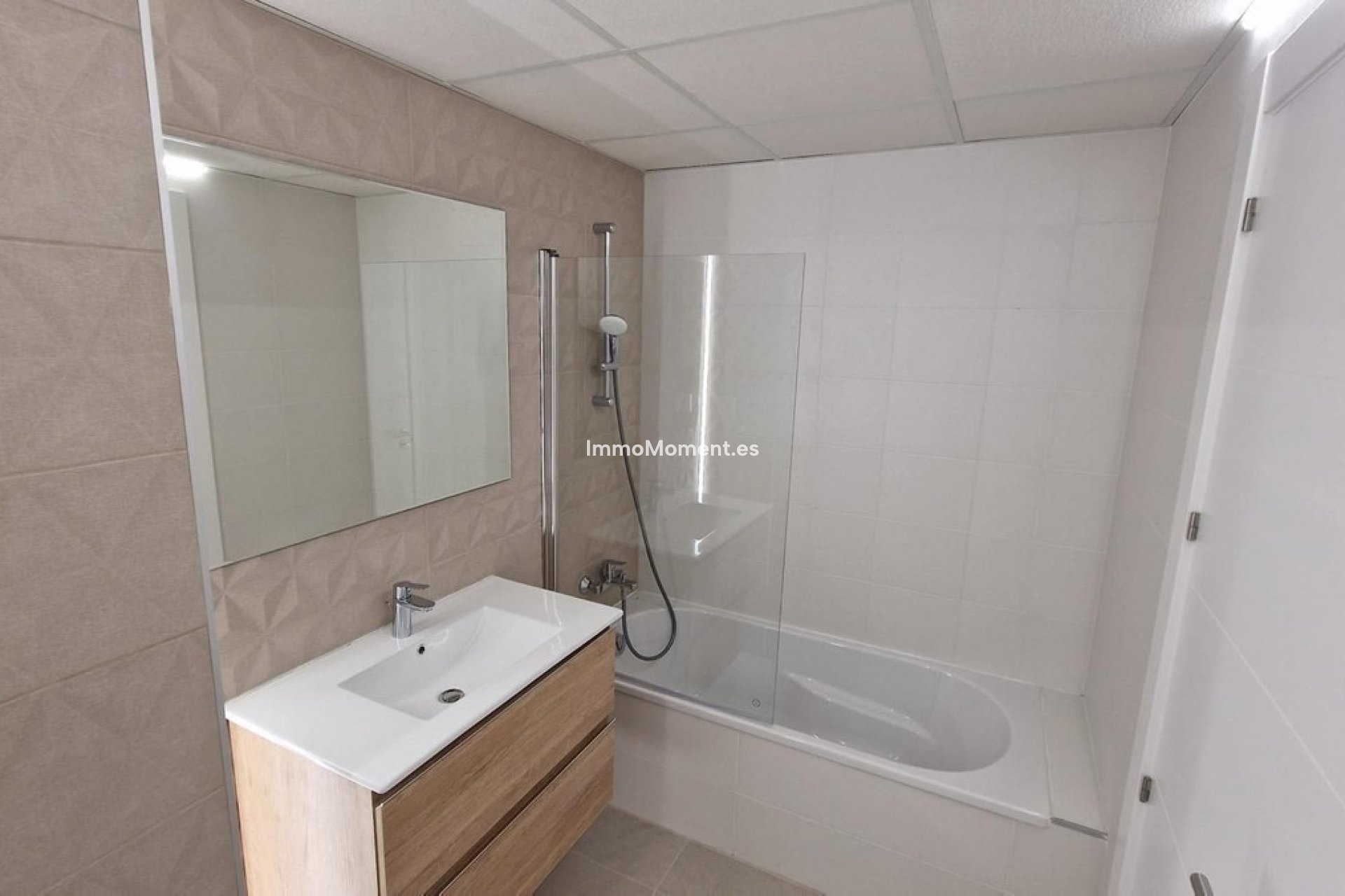 Bestaande woning - Geschakelde woning - Binnenland  - Alhaurín de la Torre