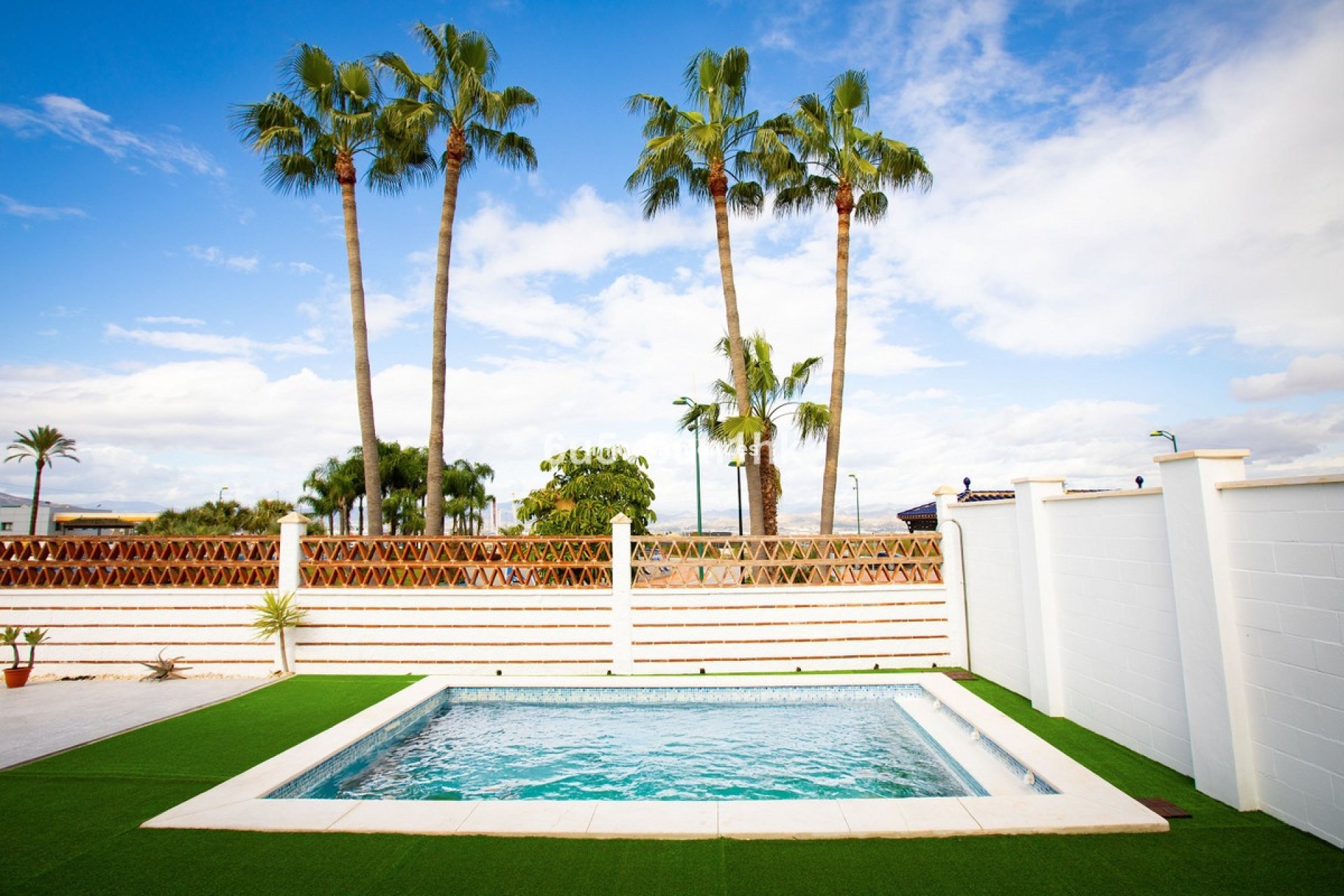 Bestaande woning - Geschakelde woning - Binnenland  - Alhaurín de la Torre