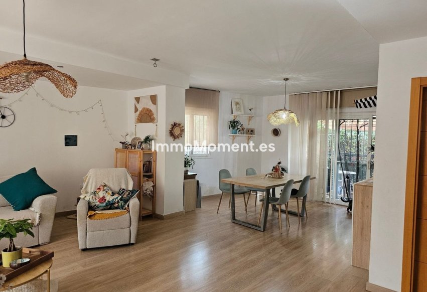 Bestaande woning - Geschakelde woning - Binnenland  - Alhaurín de la Torre