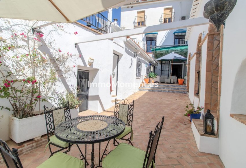 Bestaande woning - Geschakelde woning - Binnenland  - Alora