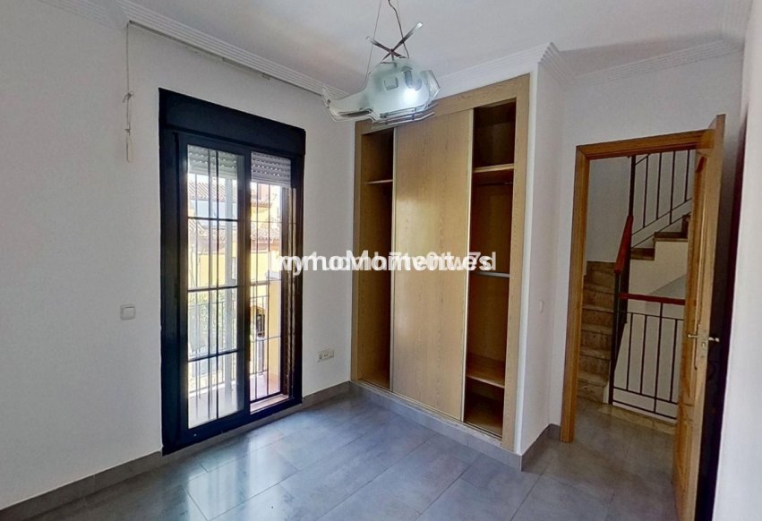 Bestaande woning - Geschakelde woning - Binnenland  - Churriana