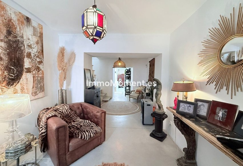 Bestaande woning - Geschakelde woning - Binnenland  - Coín