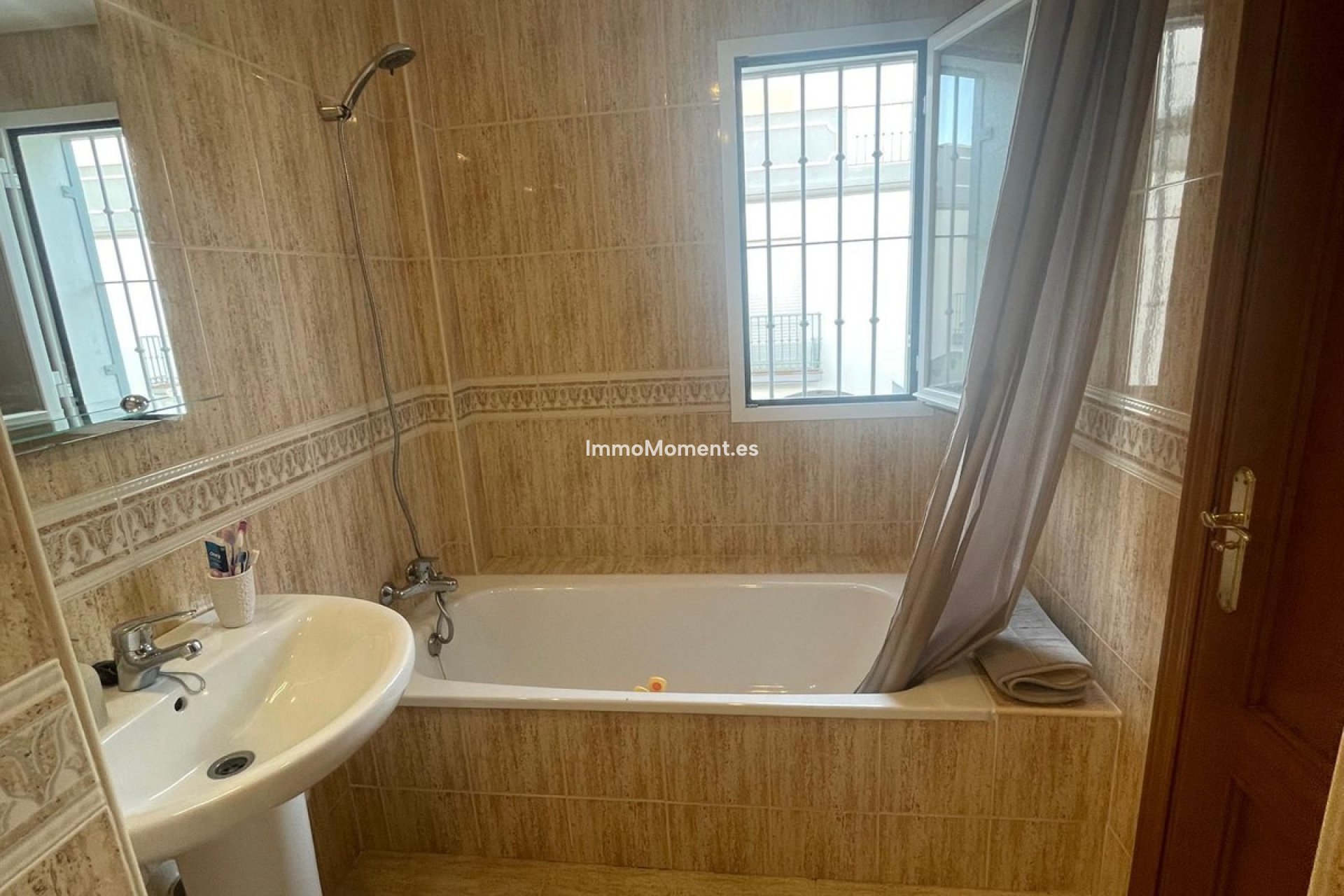 Bestaande woning - Geschakelde woning - Estepona  - Atalaya