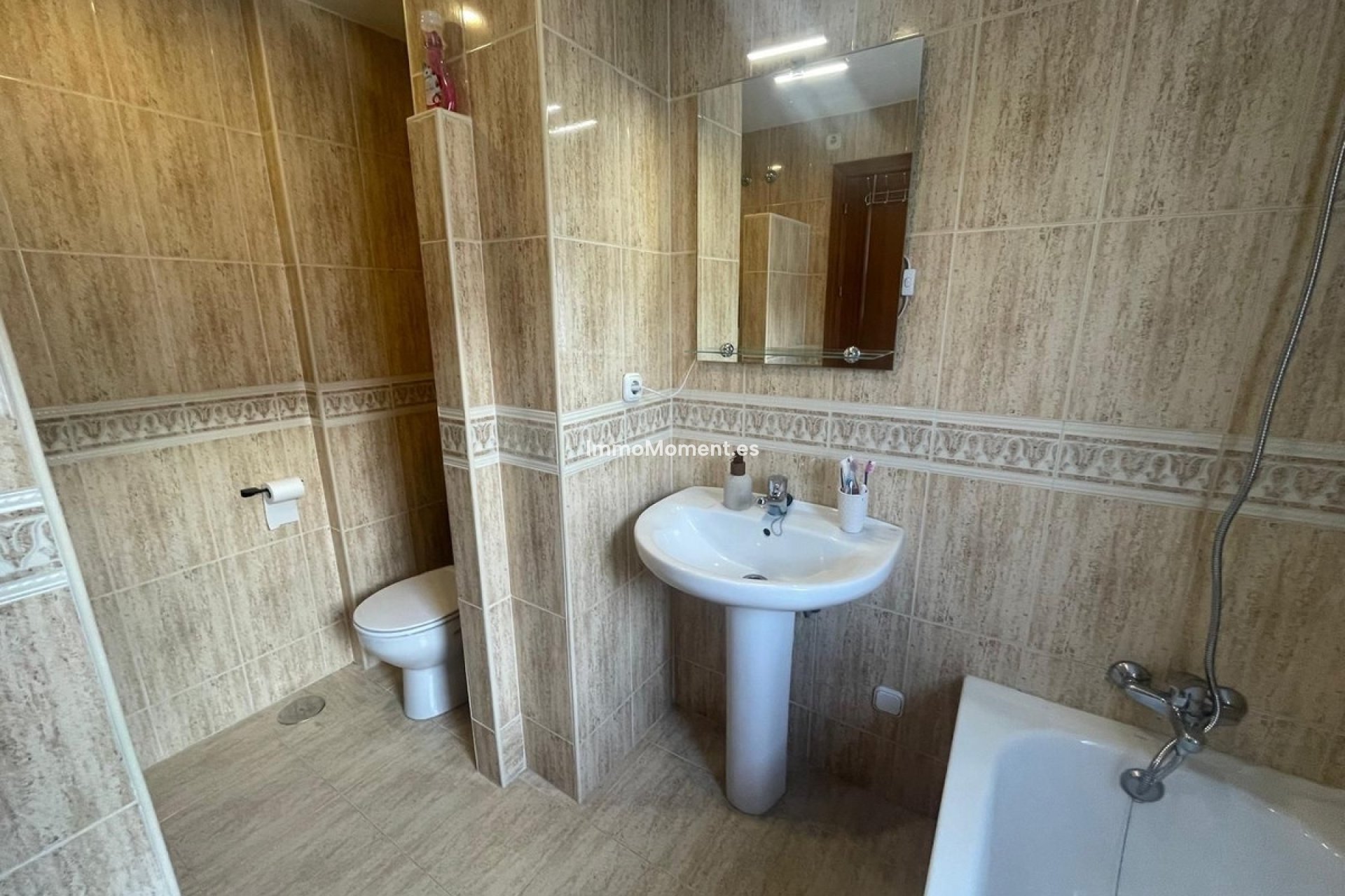 Bestaande woning - Geschakelde woning - Estepona  - Atalaya