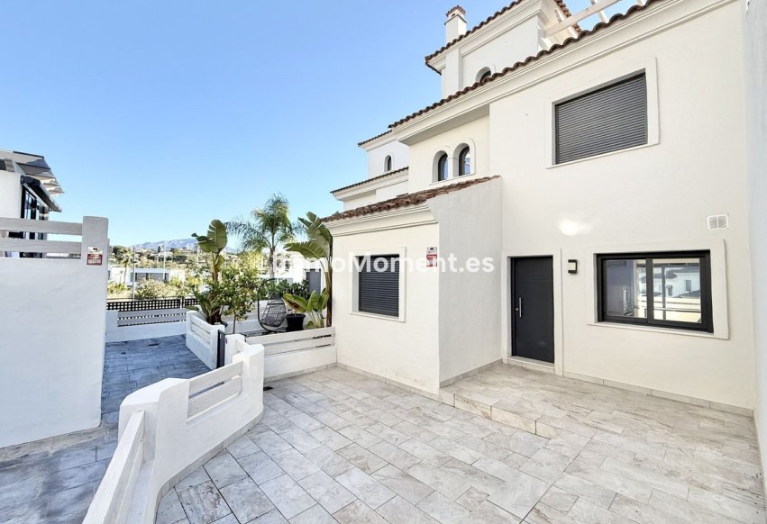Bestaande woning - Geschakelde woning - Estepona  - Atalaya