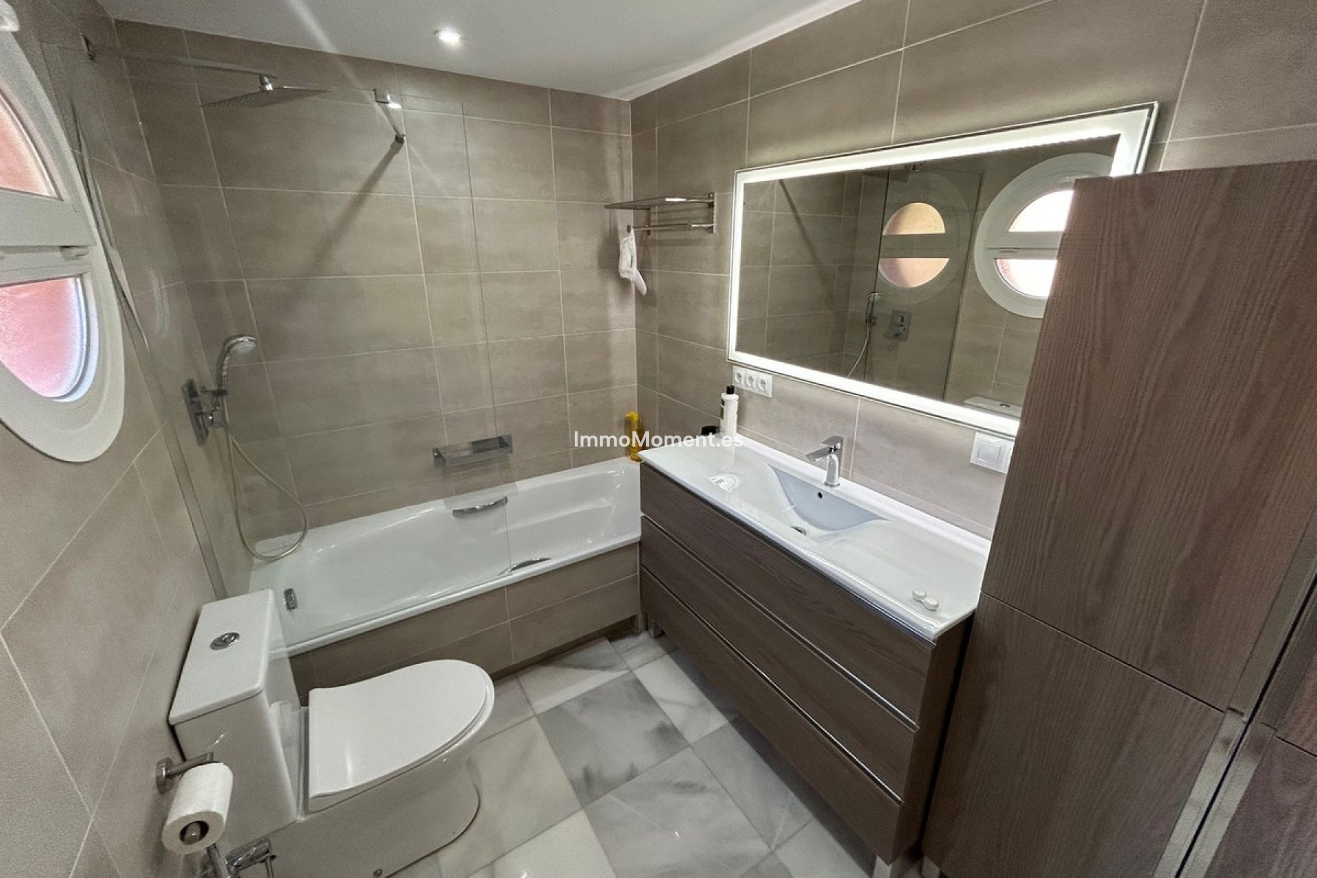 Bestaande woning - Geschakelde woning - Estepona  - Atalaya