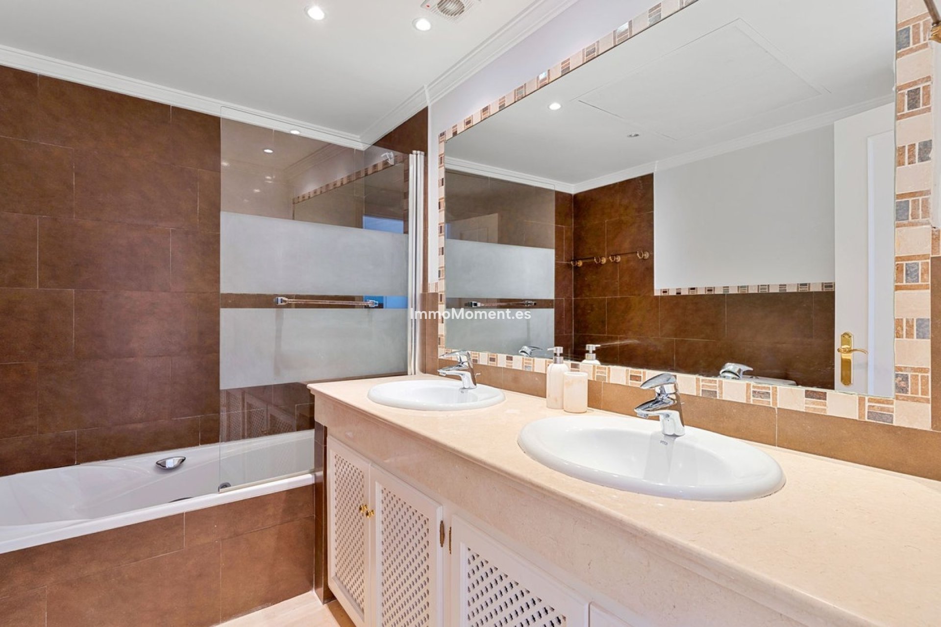 Bestaande woning - Geschakelde woning - Estepona  - Atalaya