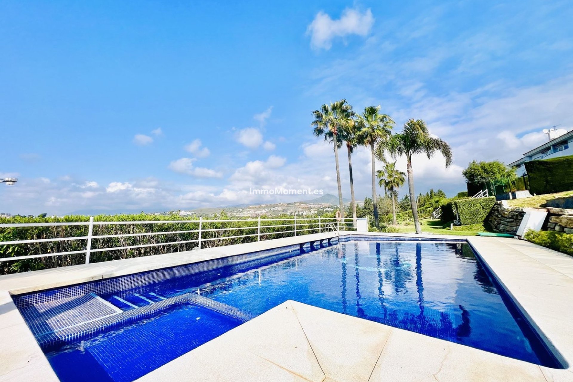 Bestaande woning - Geschakelde woning - Estepona  - Estepona Centro