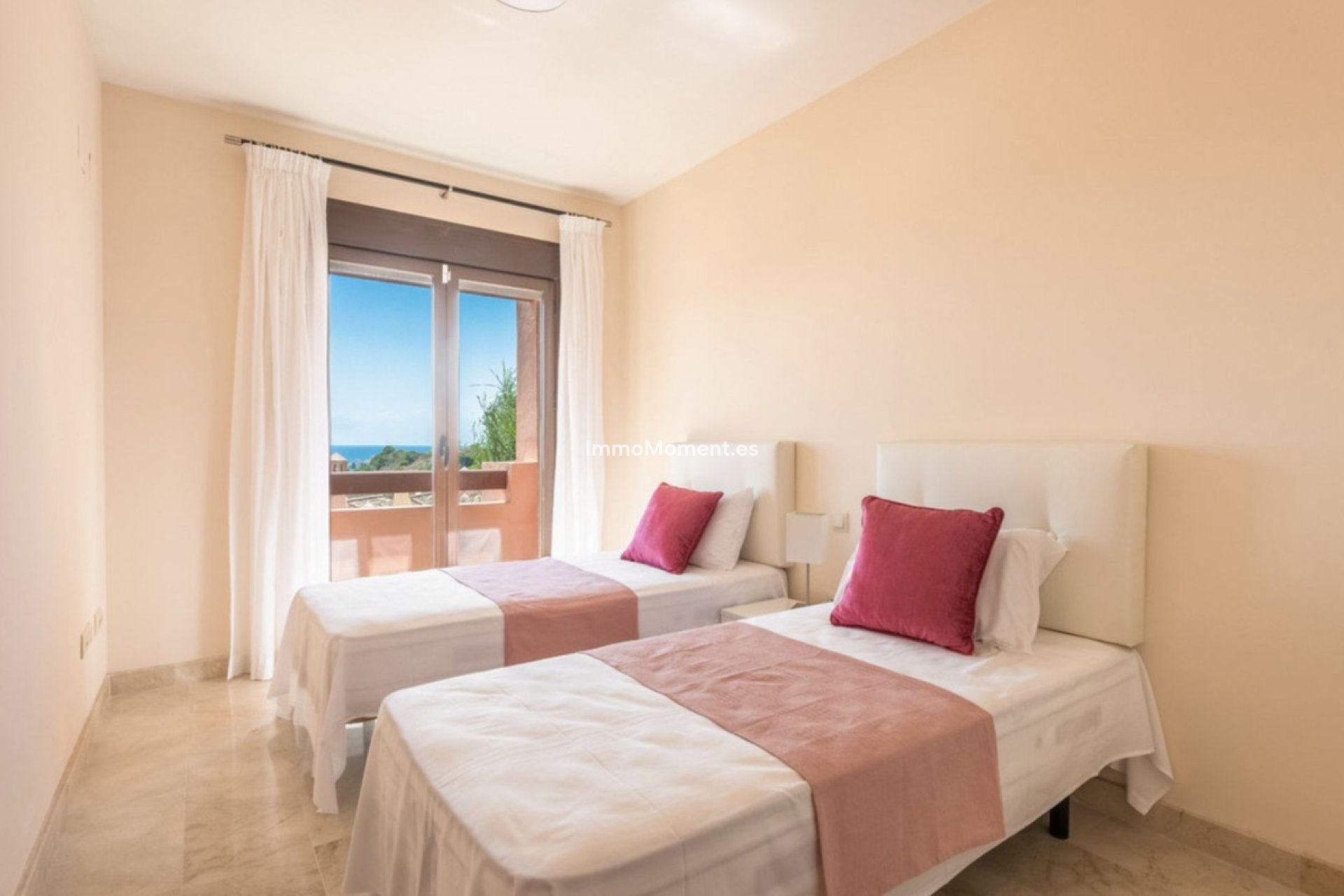Bestaande woning - Geschakelde woning - Estepona  - Estepona Centro