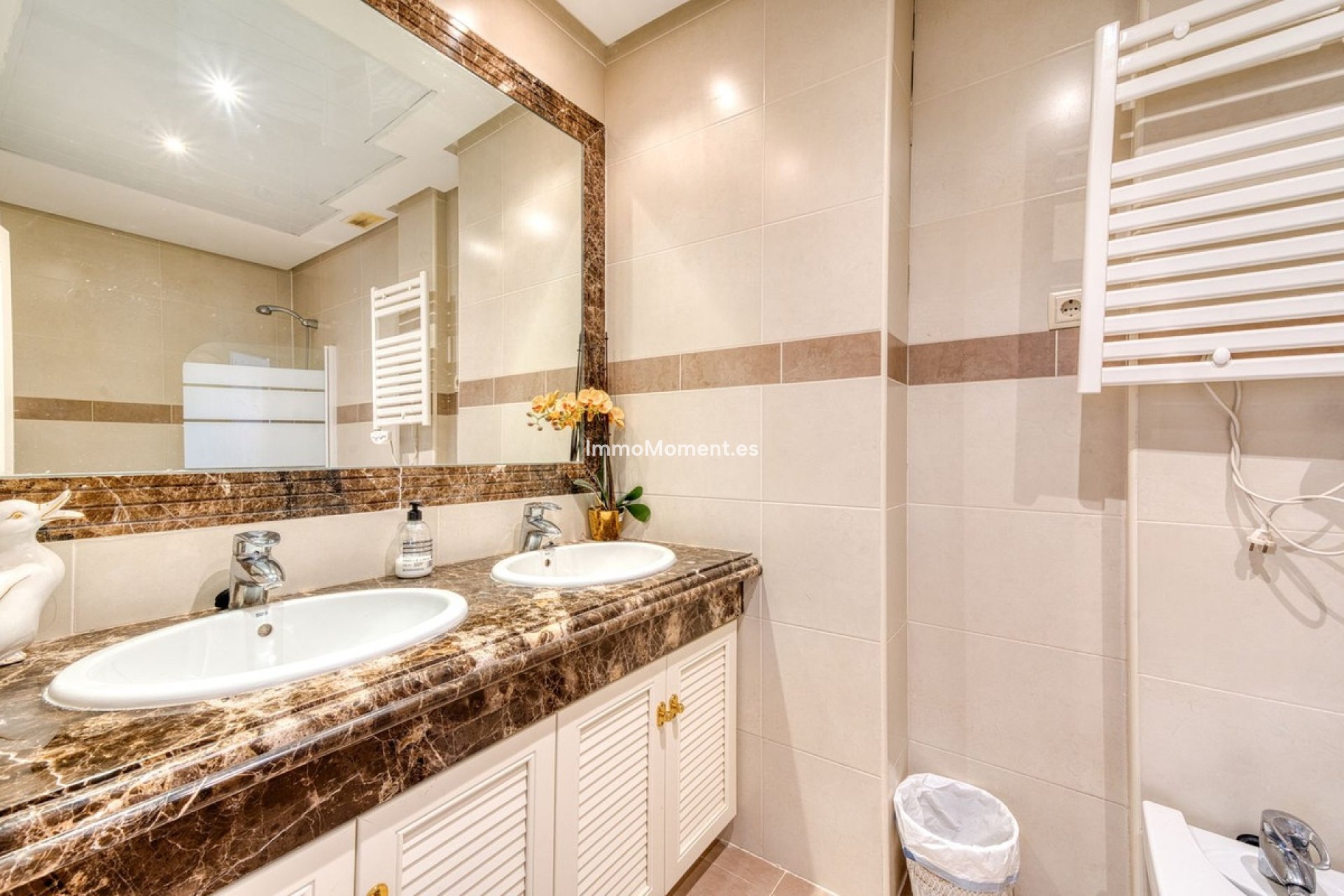 Bestaande woning - Geschakelde woning - Estepona  - Estepona Centro