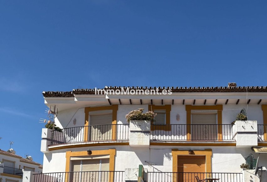 Bestaande woning - Geschakelde woning - Estepona  - Estepona Centro