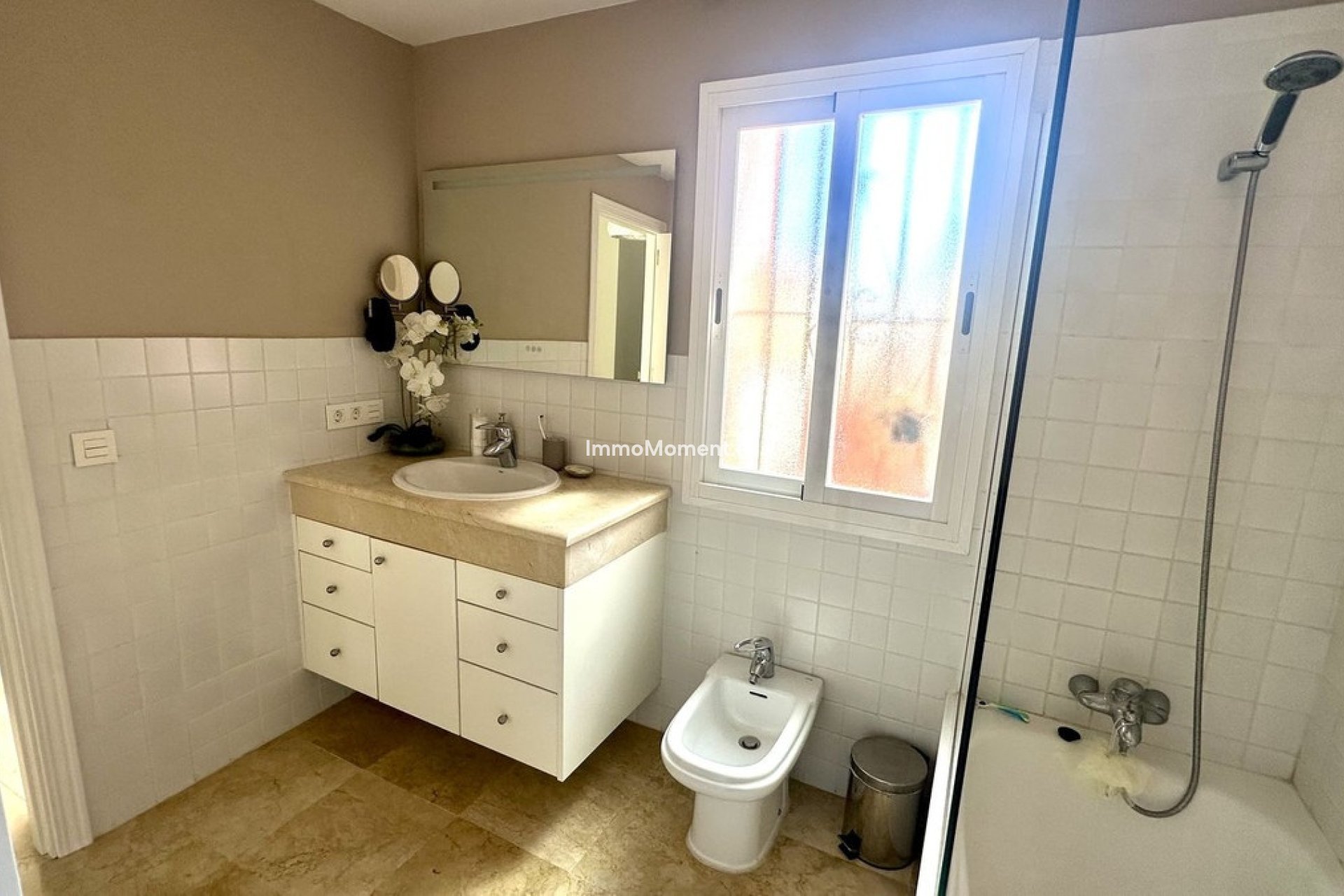 Bestaande woning - Geschakelde woning - Estepona  - Estepona Centro