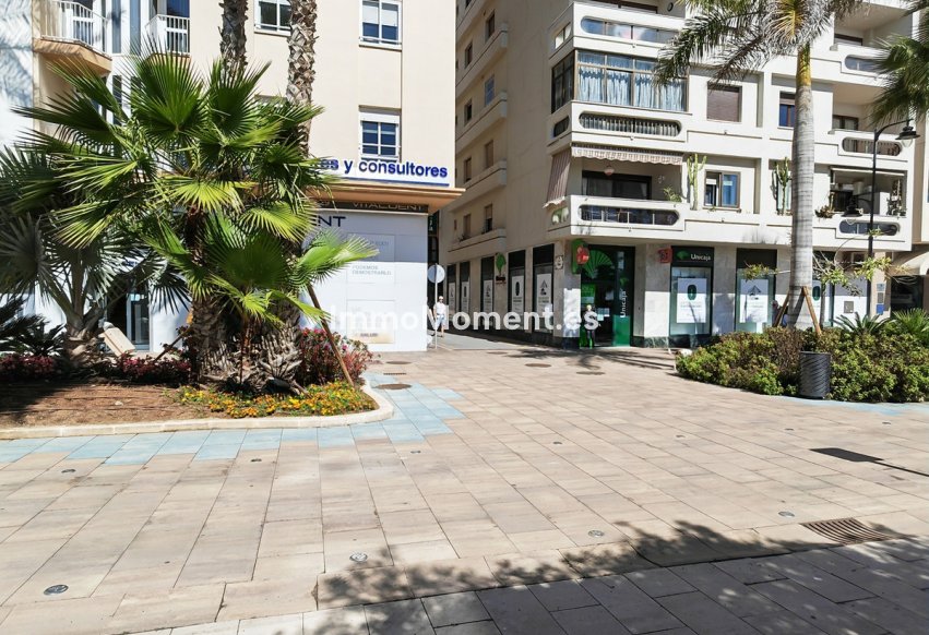 Bestaande woning - Geschakelde woning - Estepona  - Estepona Centro
