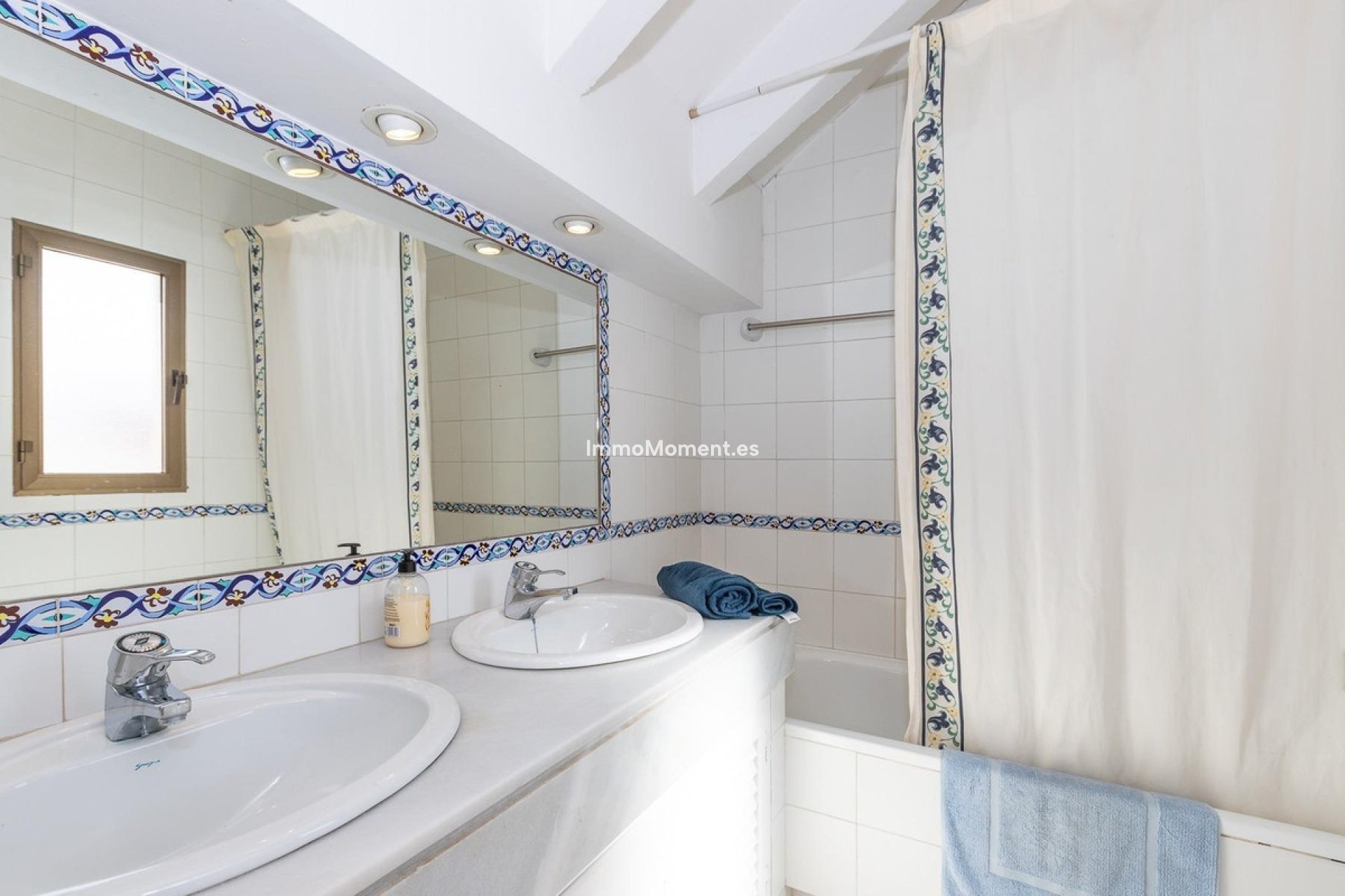 Bestaande woning - Geschakelde woning - Estepona  - Estepona Centro