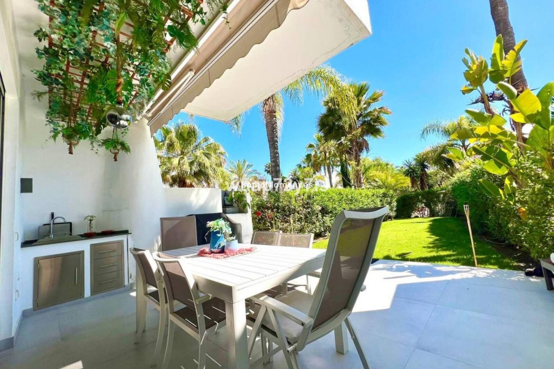 Bestaande woning - Geschakelde woning - Estepona  - Estepona Centro