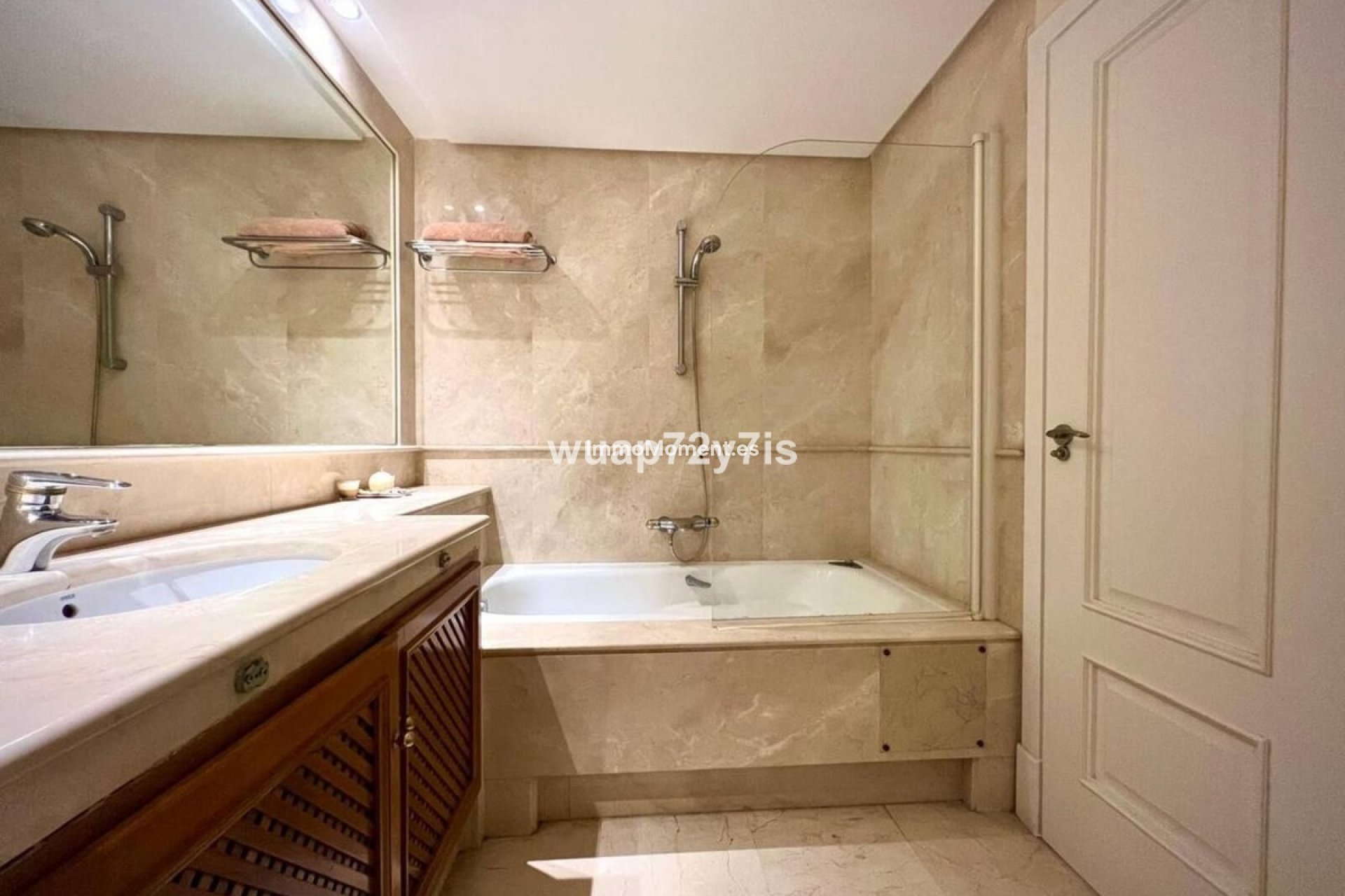 Bestaande woning - Geschakelde woning - Estepona  - Estepona Centro