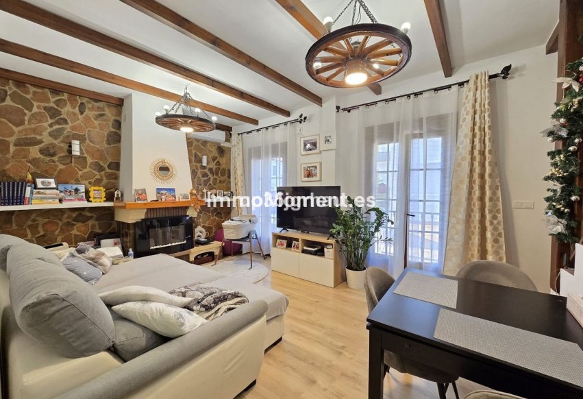 Bestaande woning - Geschakelde woning - Estepona  - Estepona Centro