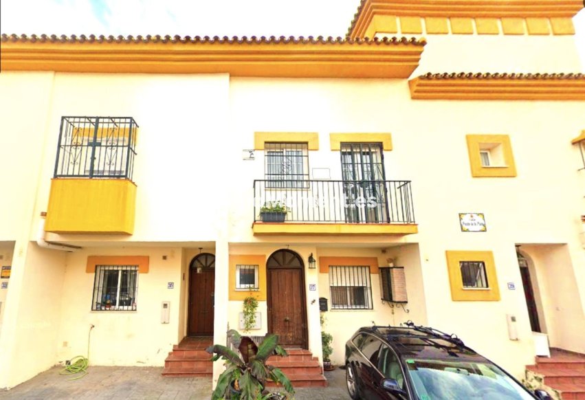 Bestaande woning - Geschakelde woning - Estepona  - Estepona Centro