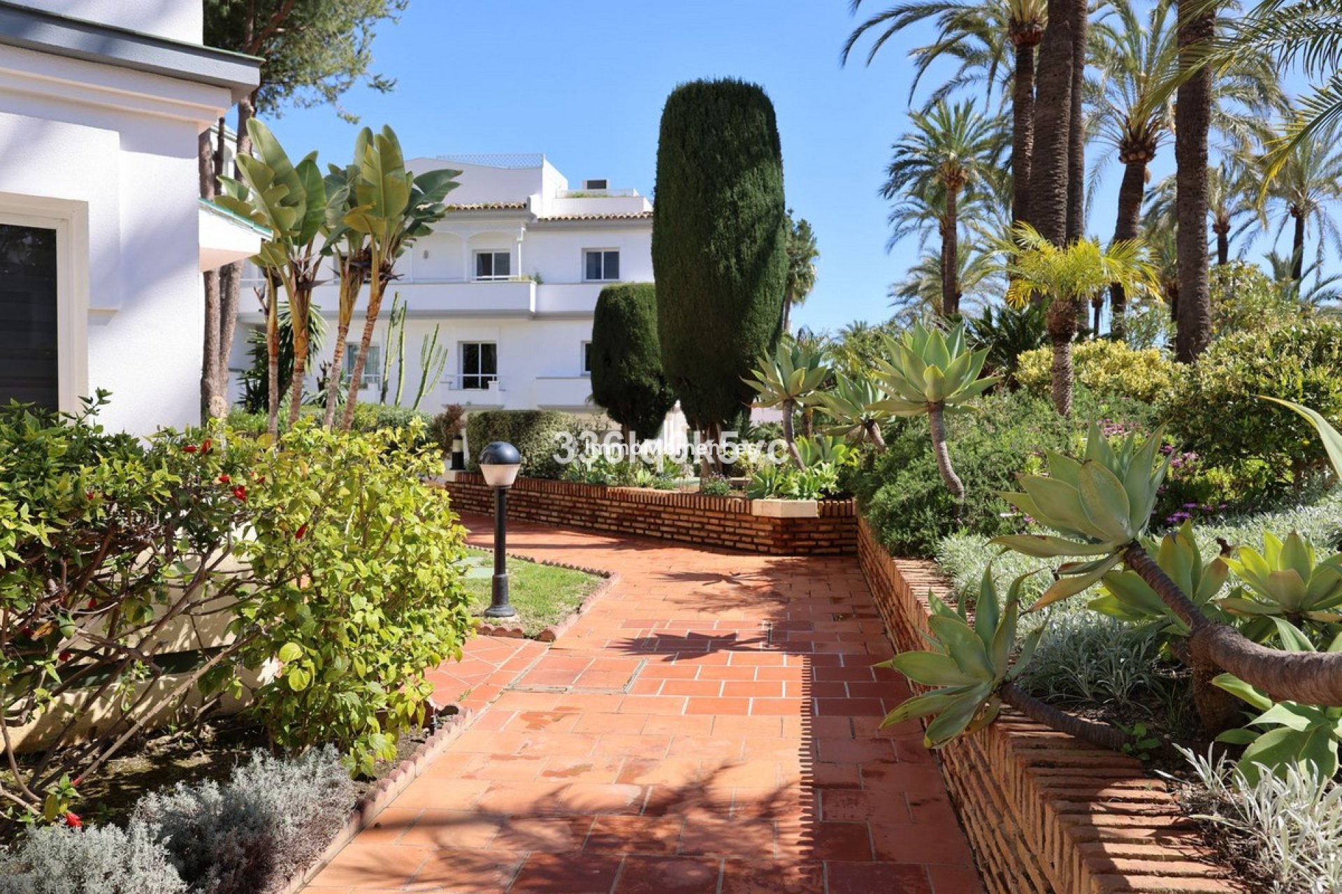 Bestaande woning - Geschakelde woning - Estepona  - Estepona Centro