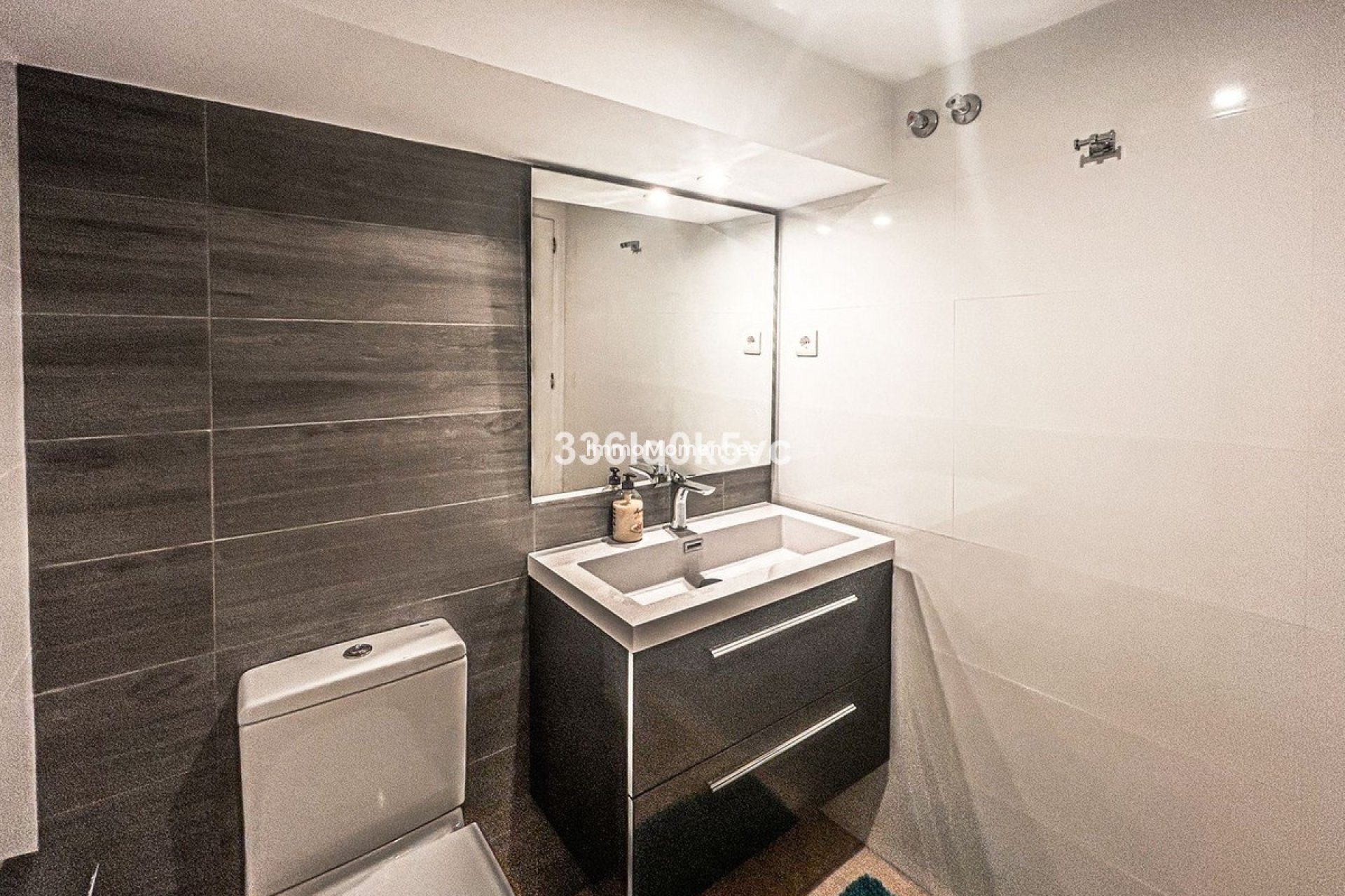 Bestaande woning - Geschakelde woning - Estepona  - Estepona Centro