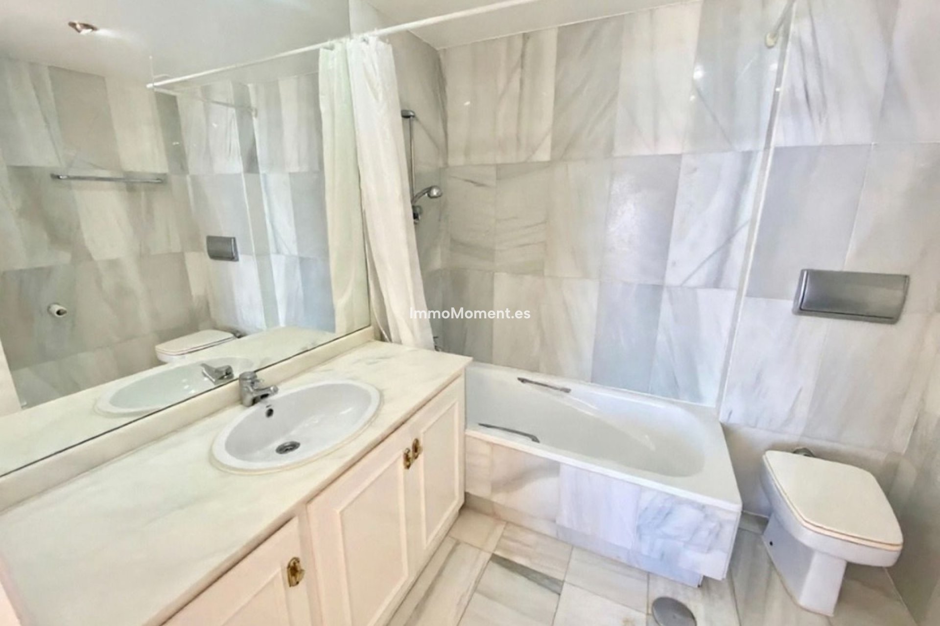 Bestaande woning - Geschakelde woning - Estepona  - Estepona Centro