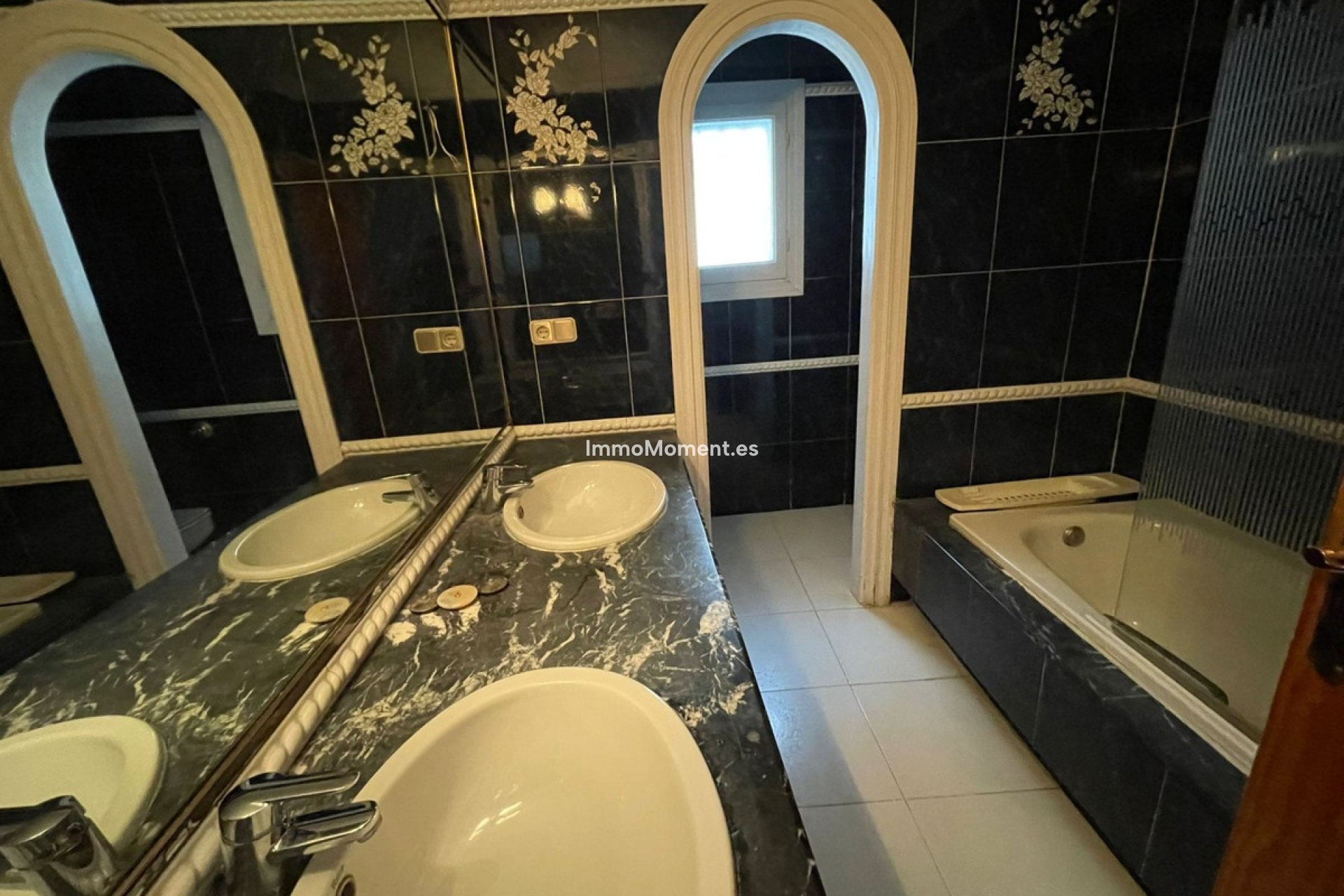 Bestaande woning - Geschakelde woning - Estepona  - Estepona Centro