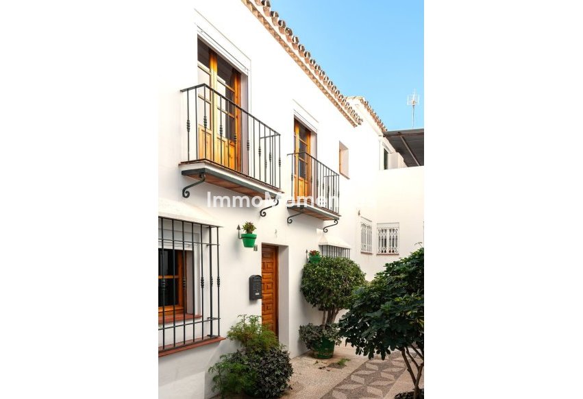 Bestaande woning - Geschakelde woning - Estepona  - Estepona Centro